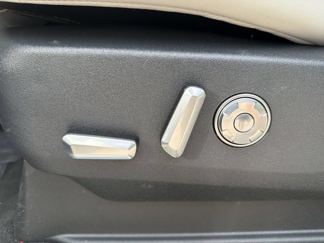 New 2026 Lincoln Navigator Reserve AWD/4WD image 12