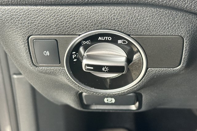 Used 2017 Mercedes-Benz CLA 250 4MATIC image 32