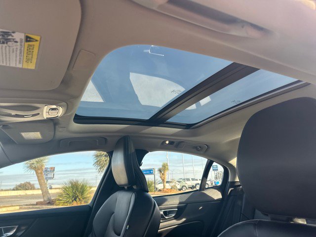 Used 2020 Volvo S60 T5 Momentum image 10