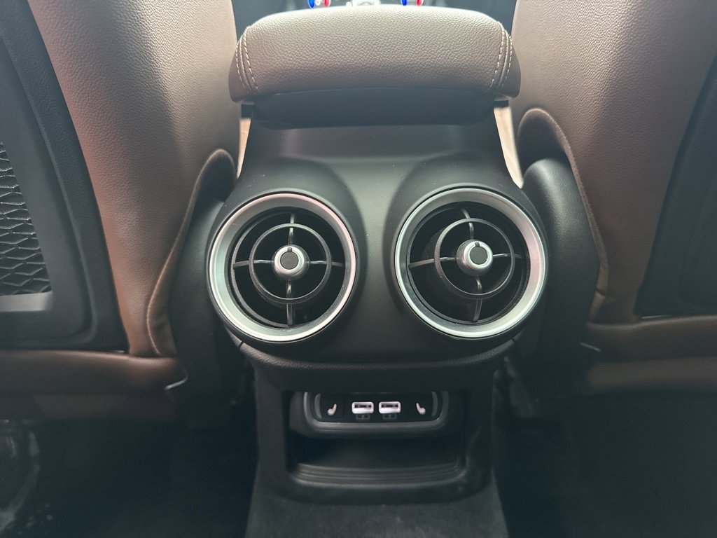 Used 2023 Alfa Romeo Stelvio Ti image 53