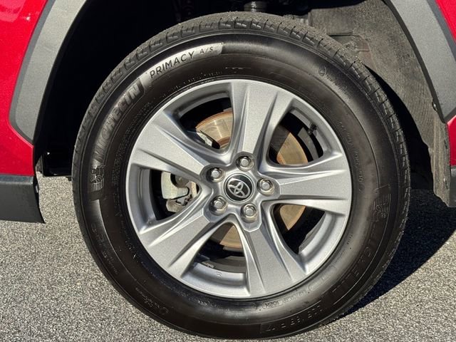 Used 2022 Toyota RAV4 XLE image 3