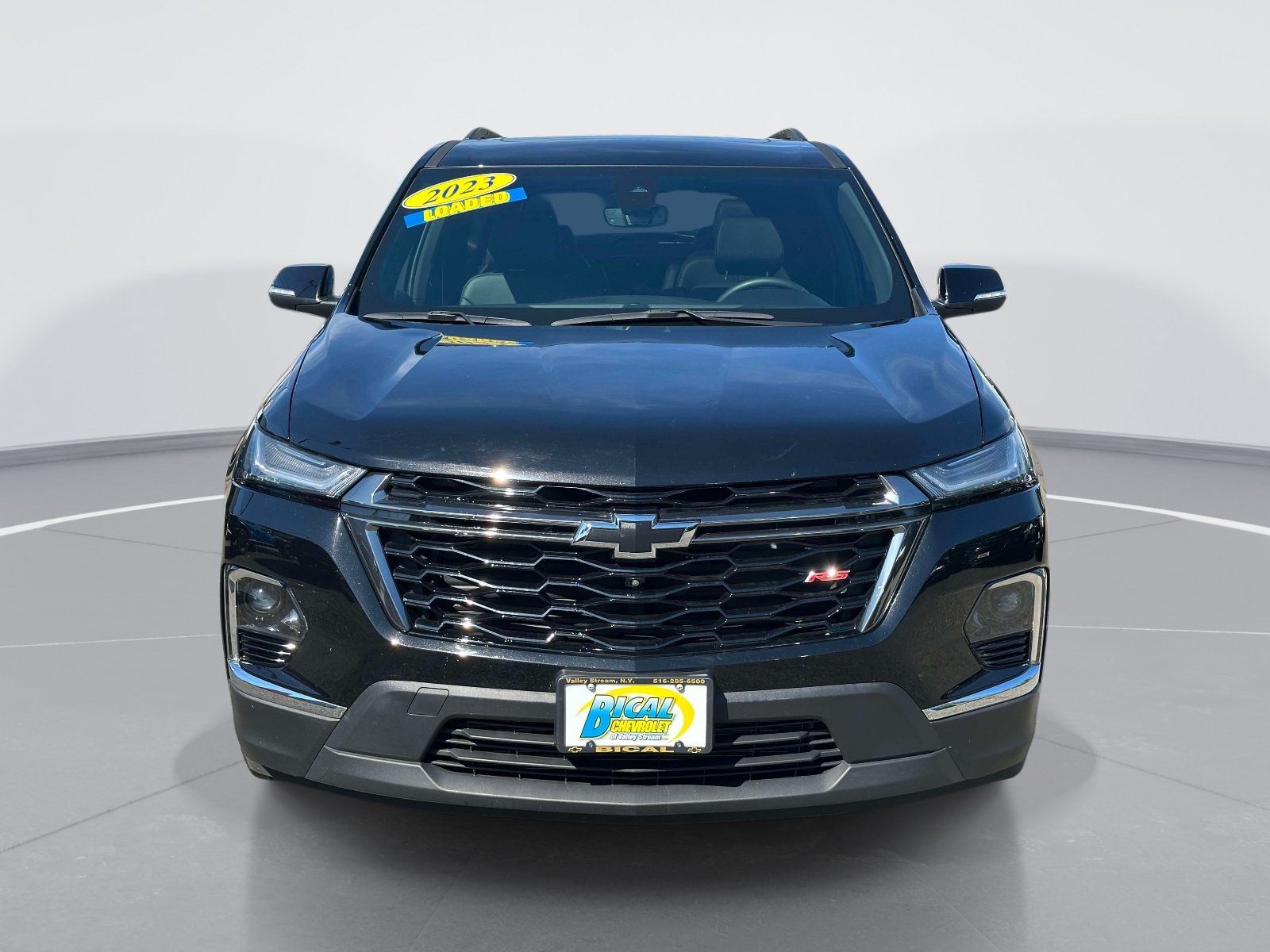 Used 2023 Chevrolet Traverse RS AWD/4WD image 2