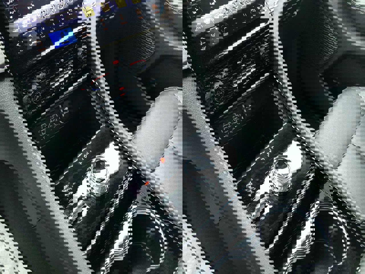 Used 2023 Jeep Grand Cherokee Limited w/ Black Appearance Package image 19