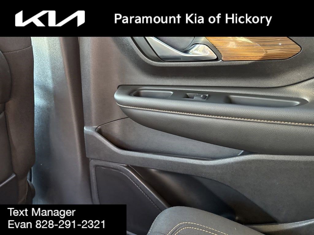 Used 2018 GMC Terrain SLE w/ Driver Convenience Package image 16