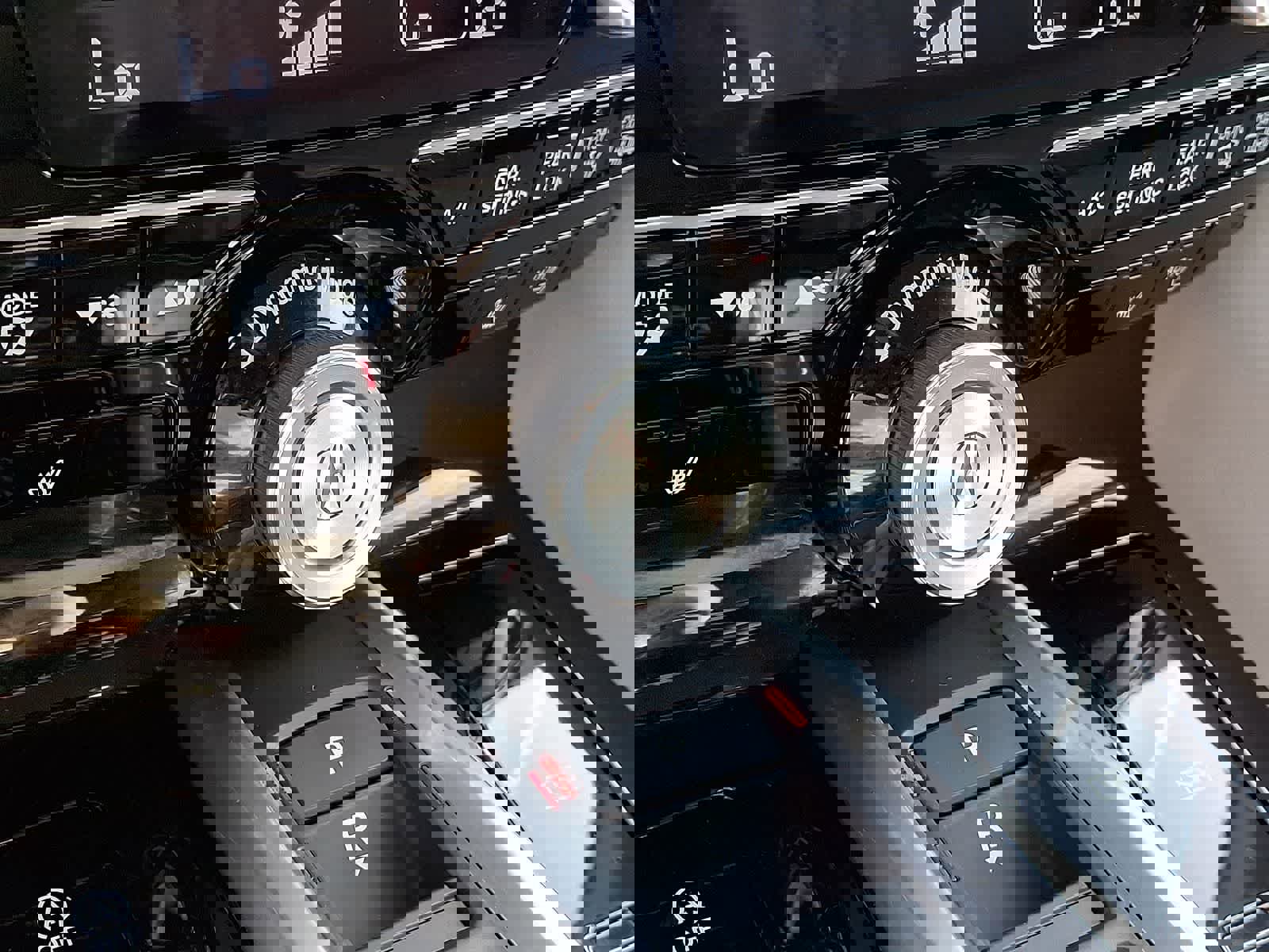 Used 2023 Acura MDX SH-AWD w/ Technology Package image 28