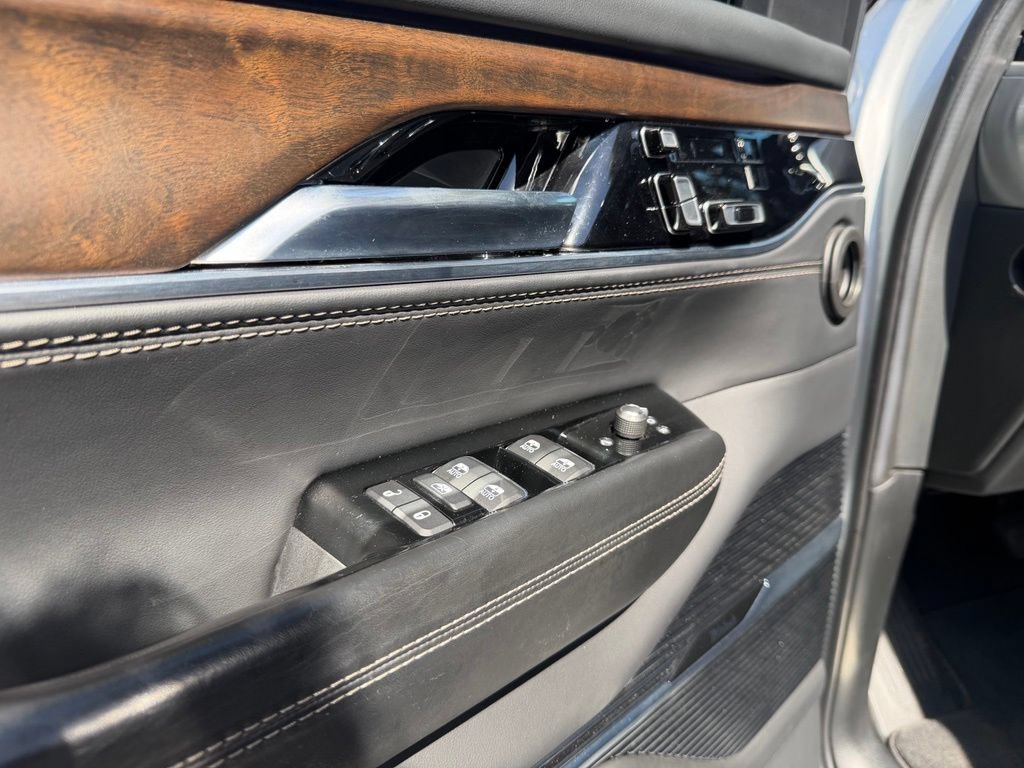 Certified 2022 Jeep Grand Wagoneer Series II w/ Convenience Group III AWD/4WD image 22