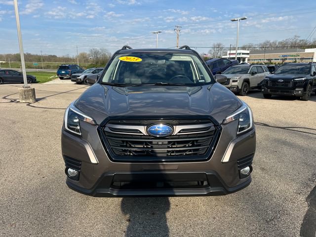 Used 2023 Subaru Forester Limited image 2