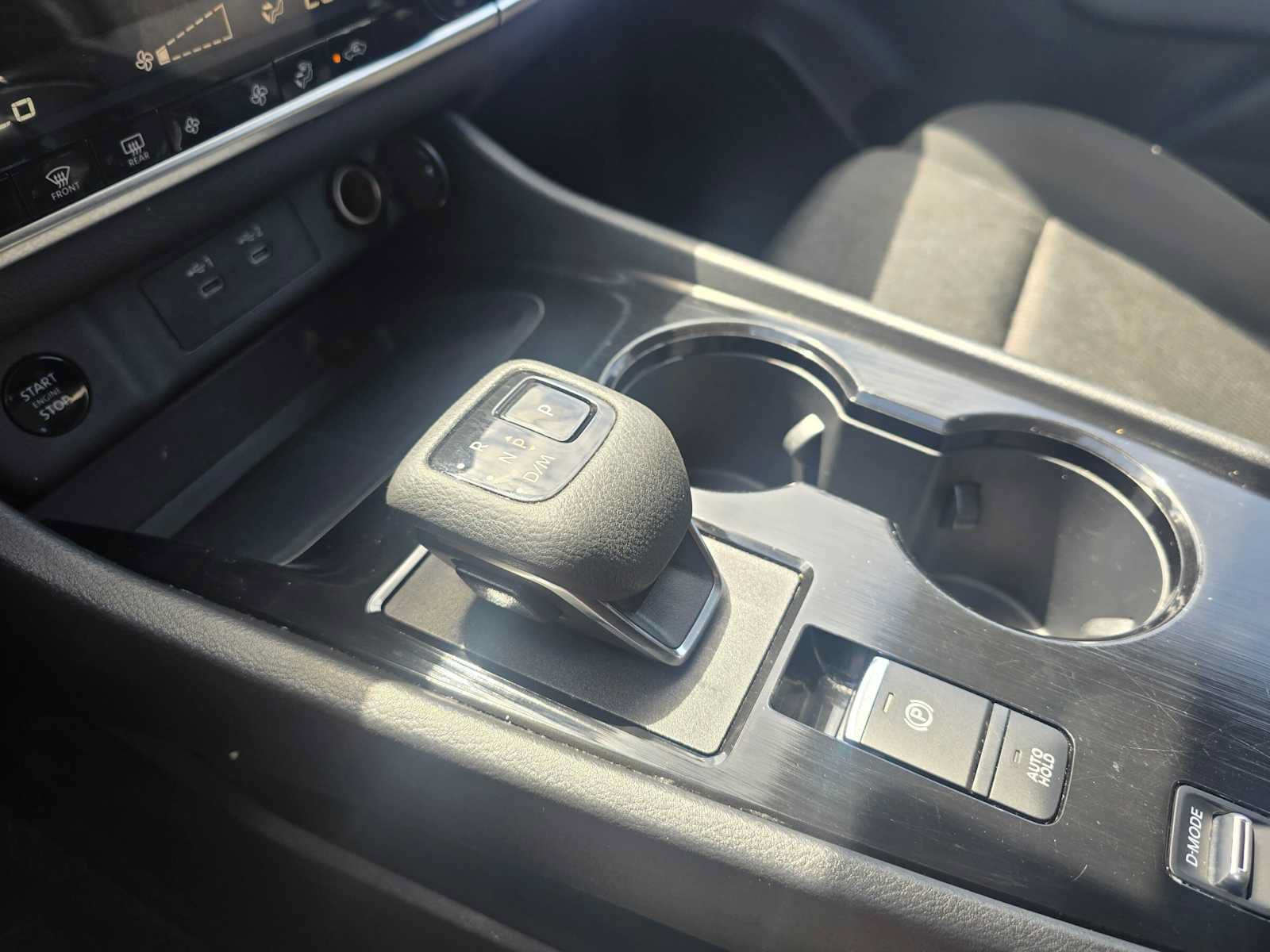 Used 2024 Nissan Rogue SV FWD image 30