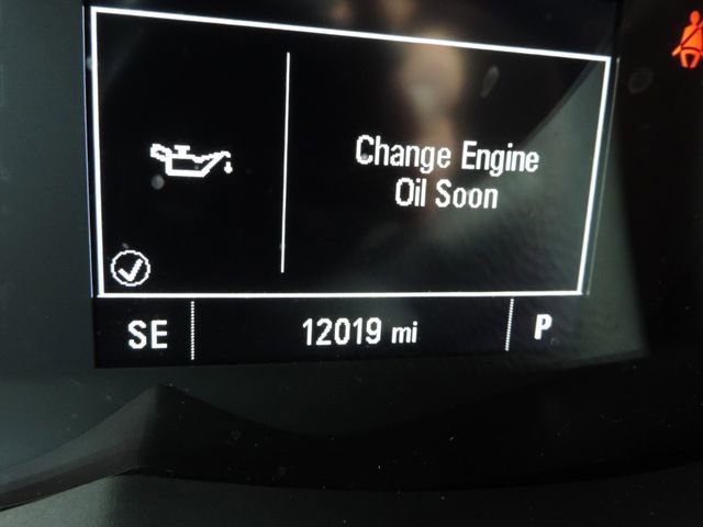 Used 2022 Chevrolet Trax LT w/ LT Convenience Package image 30