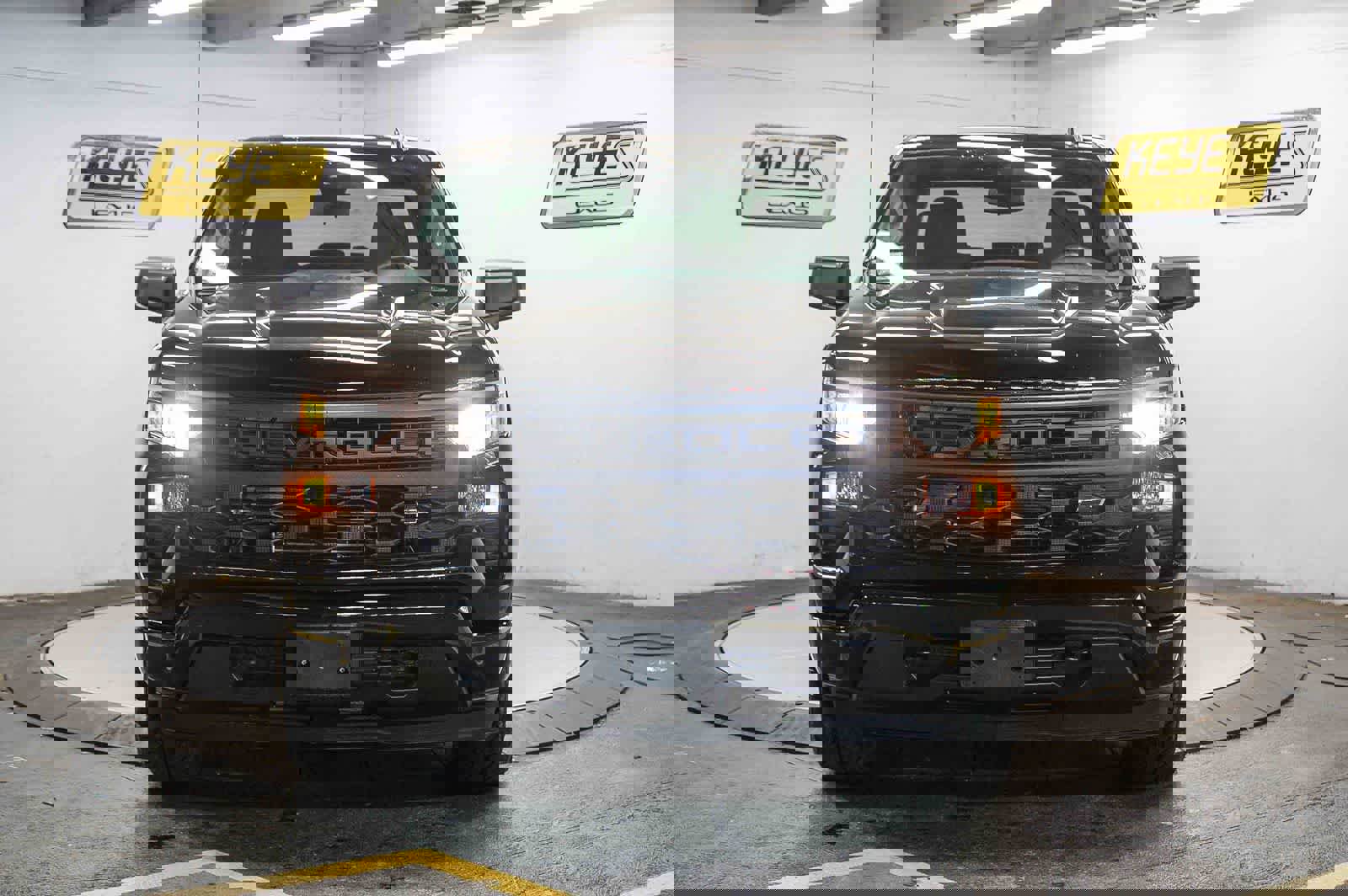 Used 2026 Chevrolet Silverado 1500 Custom w/ Turbomax Blackout Package image 3