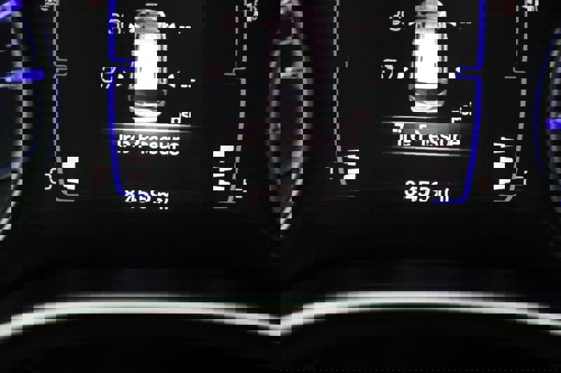 Used 2020 Chrysler Voyager Lxi image 7