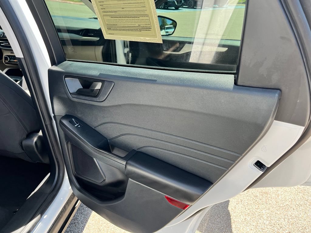 Used 2022 Ford Escape SE w/ Convenience Package FWD image 11