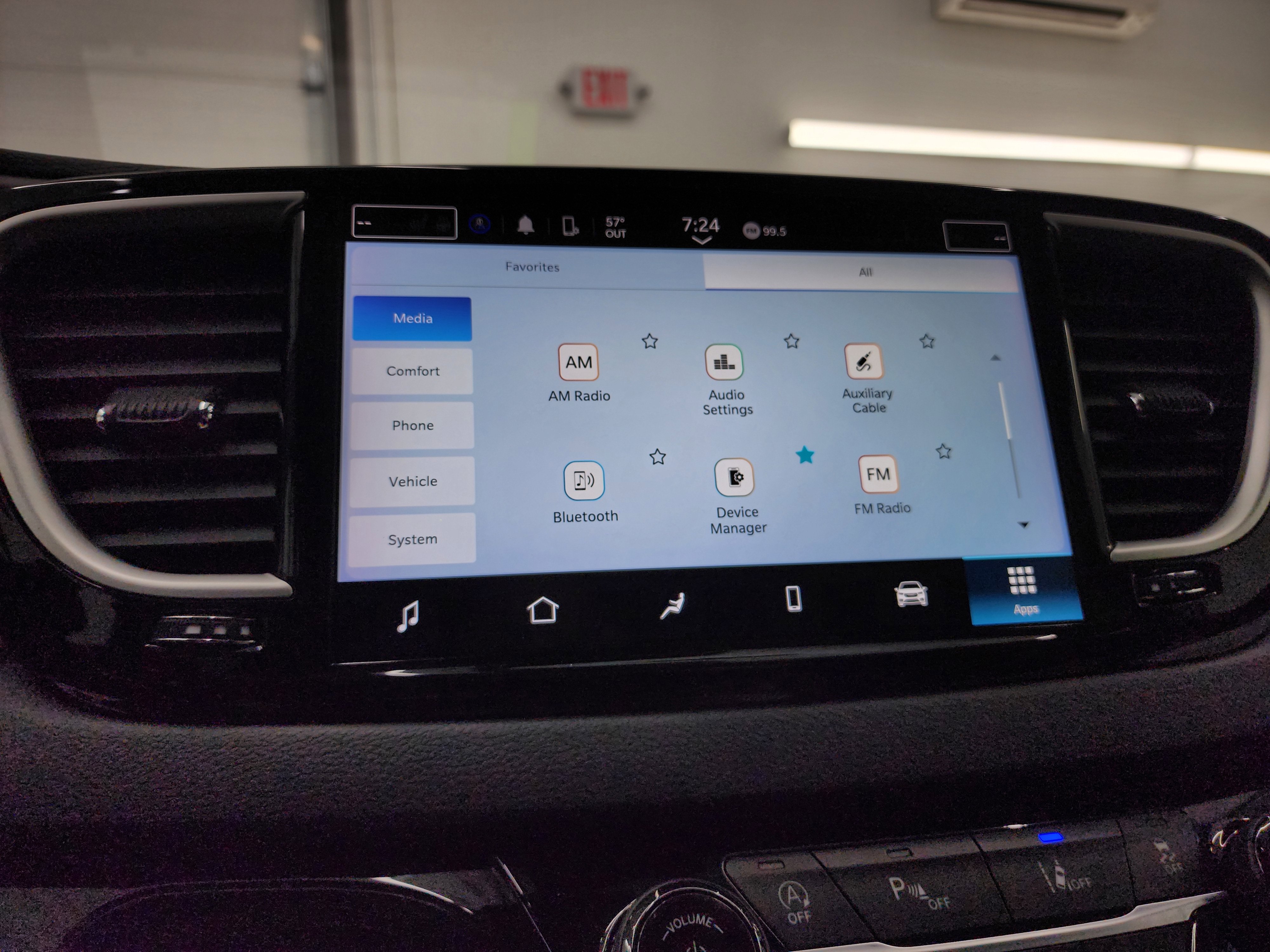 Used 2024 Chrysler Pacifica Touring-L image 54