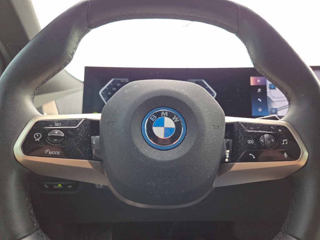 Used 2023 BMW iX xDrive50 w/ Premium Package AWD/4WD image 45