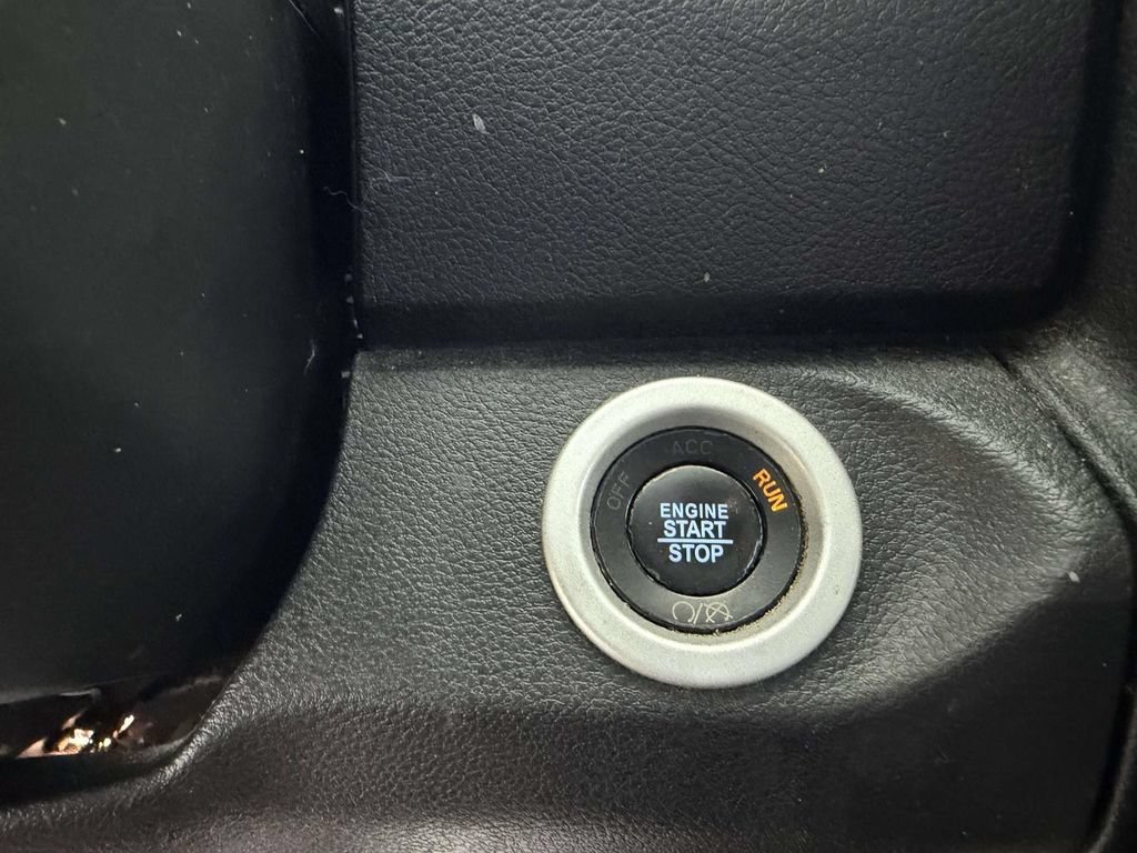 Used 2017 RAM 1500 Laramie AWD/4WD image 27