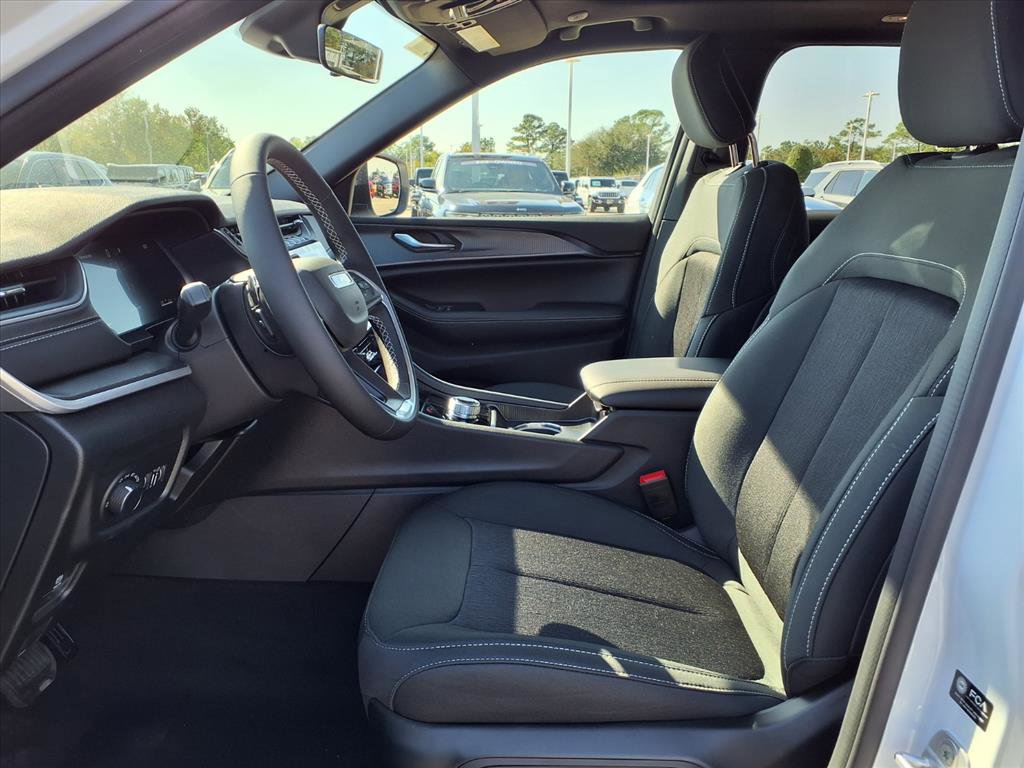 New 2025 Jeep Grand Cherokee Laredo X image 7