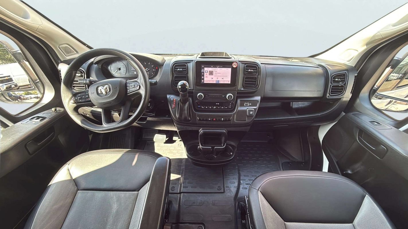 Used 2025 RAM ProMaster 2500 w/ Convenience Group FWD image 9
