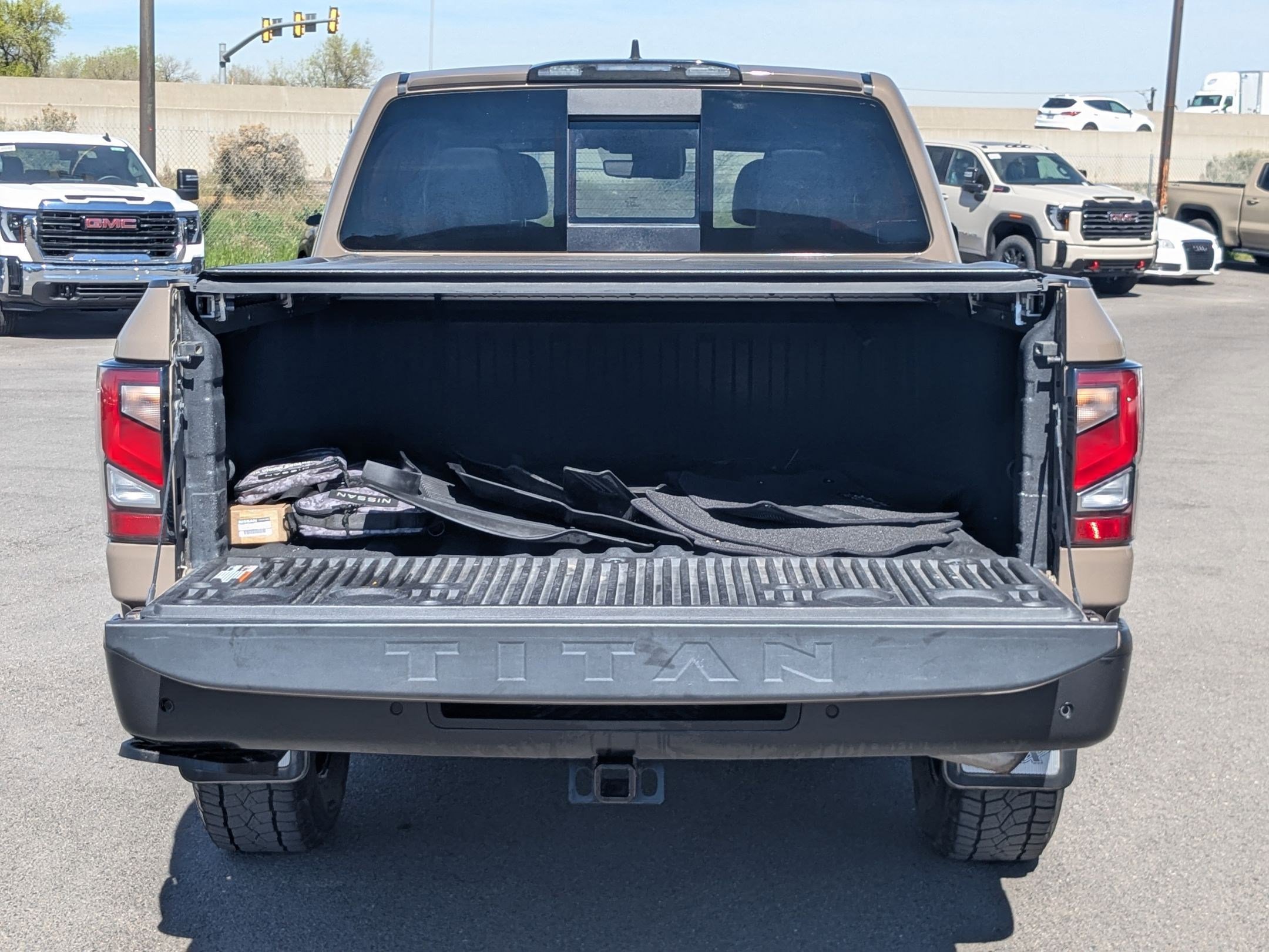 Used 2024 Nissan Titan PRO-4X w/ Pro-4x Convenience Package image 32