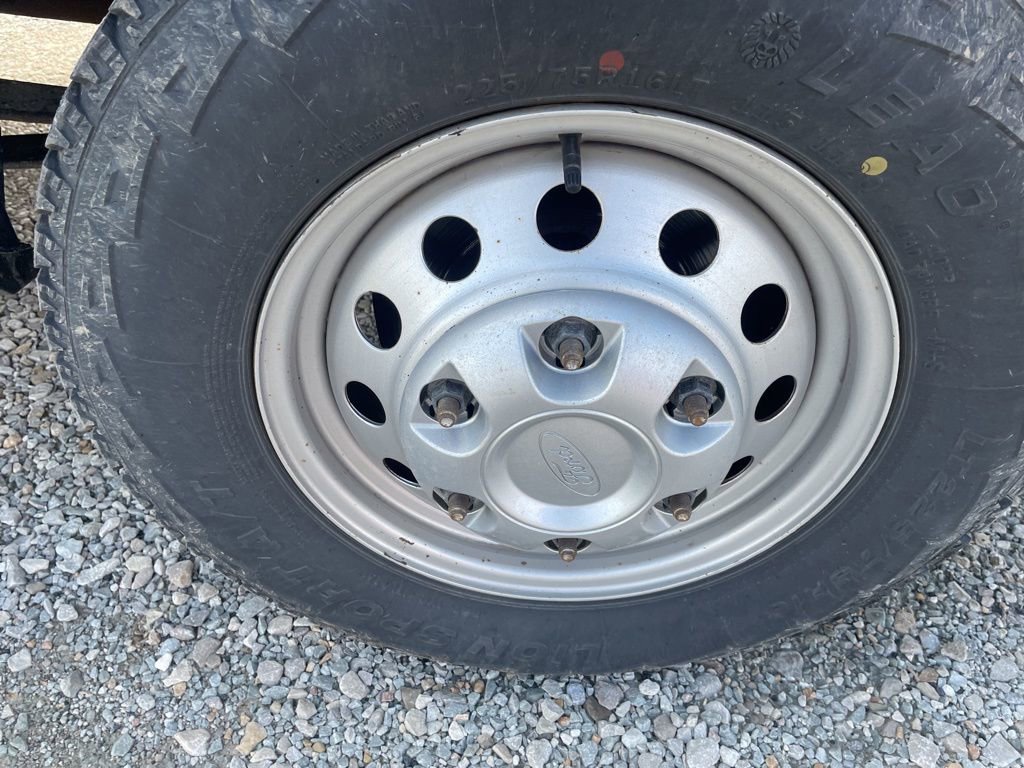 Used 2023 Ford Transit 250 Medium Roof AWD w/ Load Area Protection Package image 10