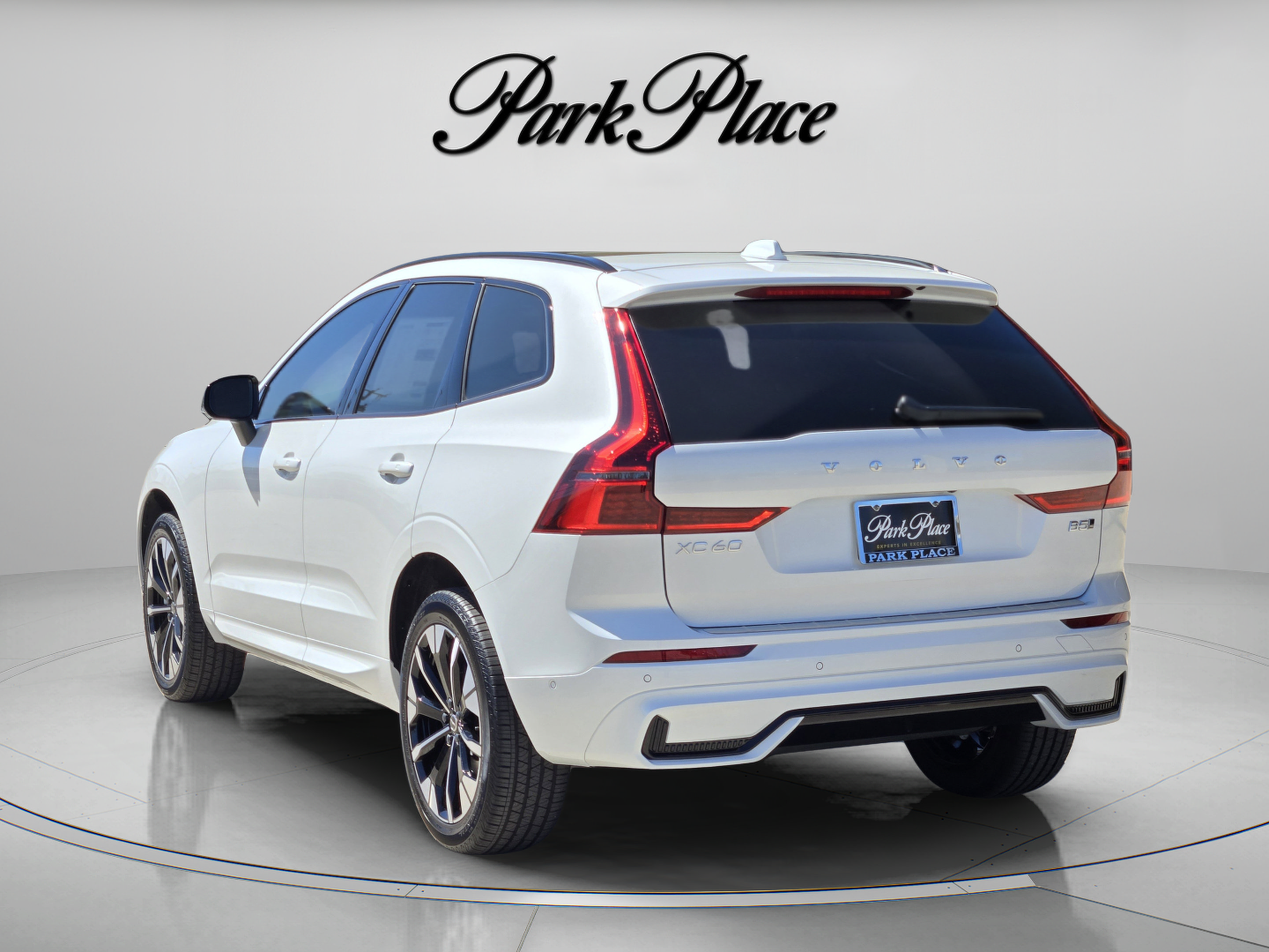Used 2026 Volvo XC60 B5 Plus w/ Protection Package Premier AWD/4WD image 3