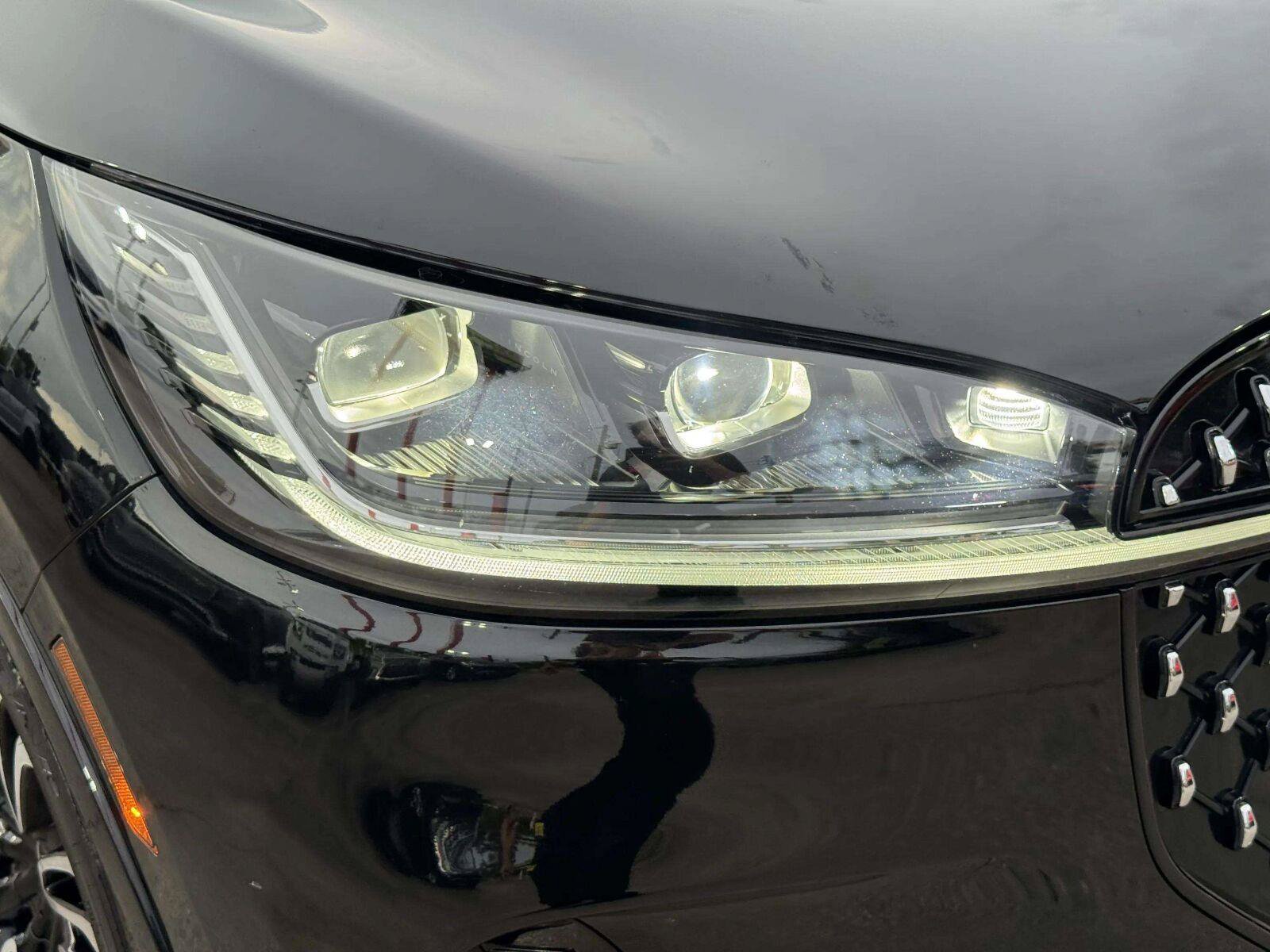Used 2025 Lincoln Aviator Black Label AWD/4WD image 12
