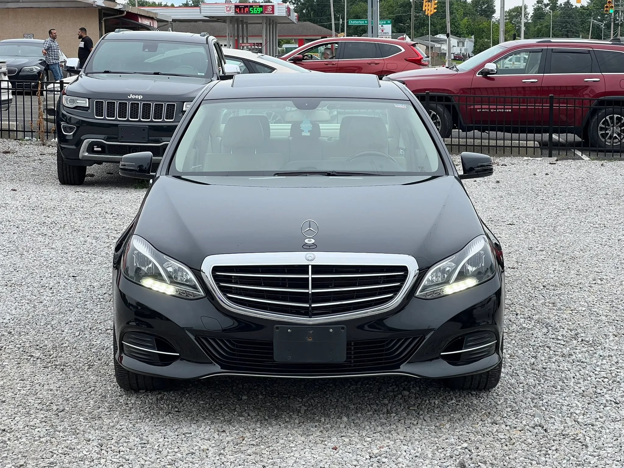 Used 2014 Mercedes-Benz E 350 4MATIC Sedan image 2
