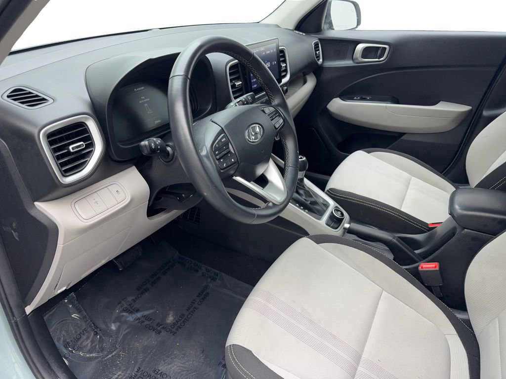 Used 2025 Hyundai Venue SEL image 48