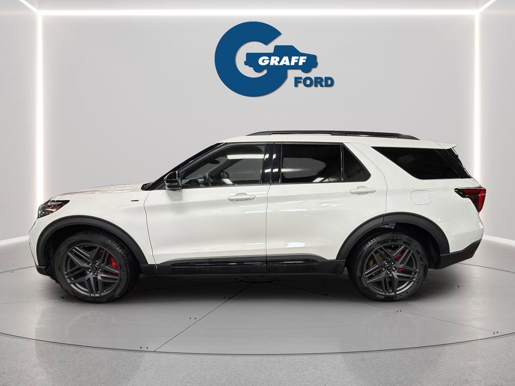 Used 2025 Ford Explorer ST-Line w/ ST-Line Street Pack image 3