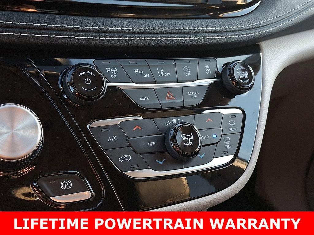 Used 2022 Chrysler Pacifica Touring-L w/ Uconnect Theater Family Group image 16