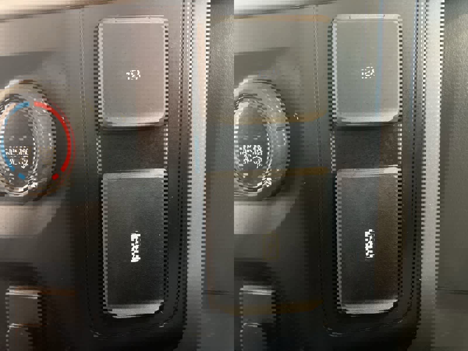 Used 2023 Ford F150 XLT w/ XTR Package image 17