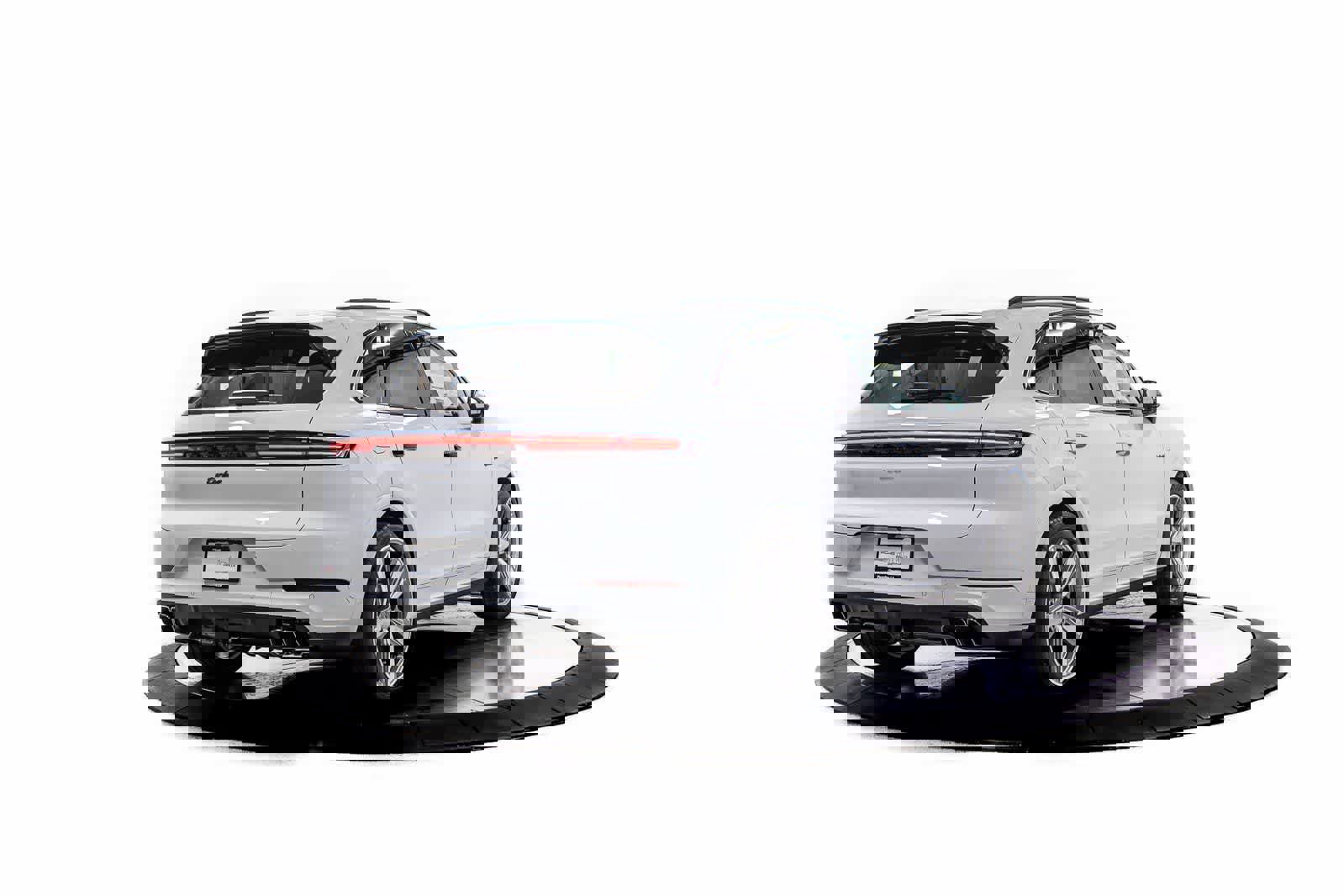 New 2026 Porsche Cayenne Turbo image 7