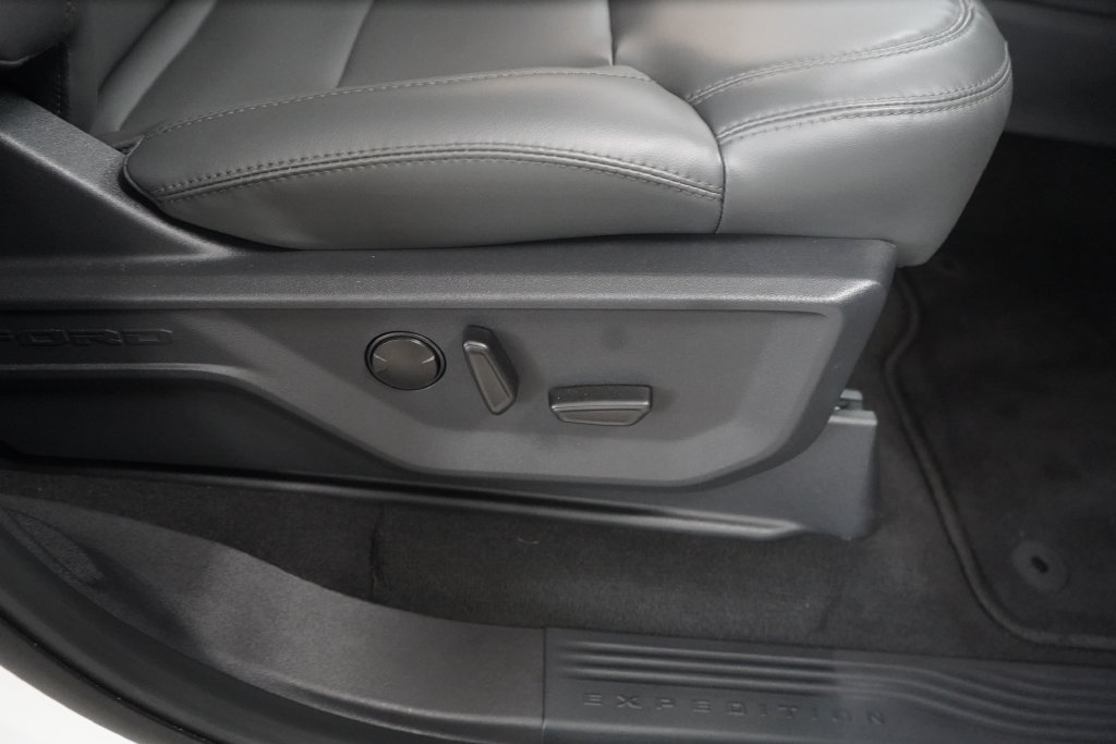 New 2026 Ford Expedition Active AWD/4WD image 19