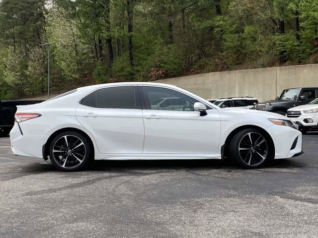 Used 2018 Toyota Camry XSE image 2