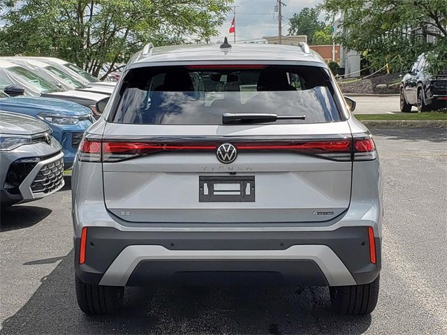 New 2025 Volkswagen Tiguan SE image 4