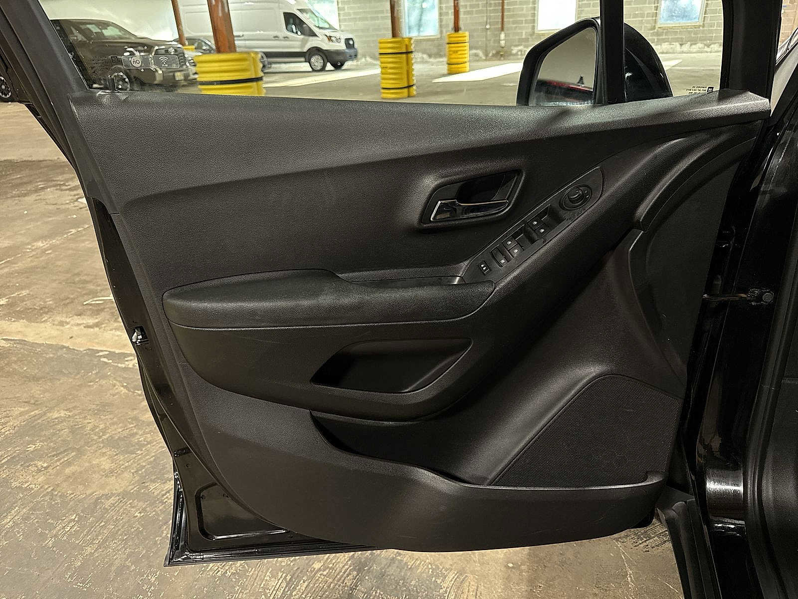 Used 2019 Chevrolet Trax LS image 27