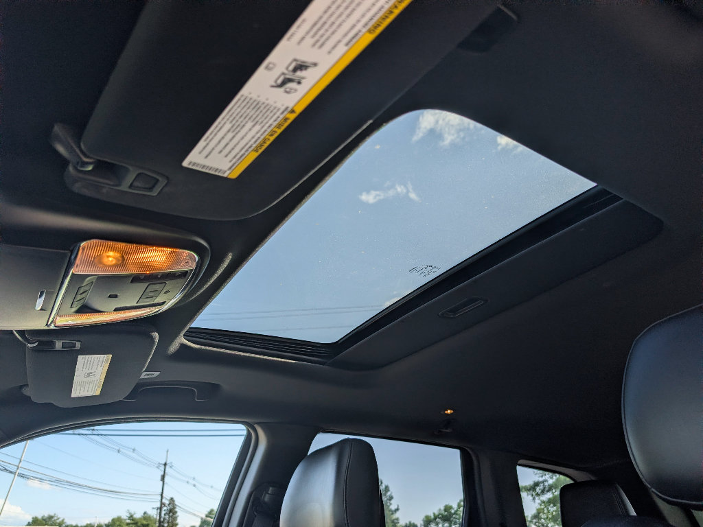 Used 2018 Jeep Grand Cherokee Altitude AWD/4WD image 16