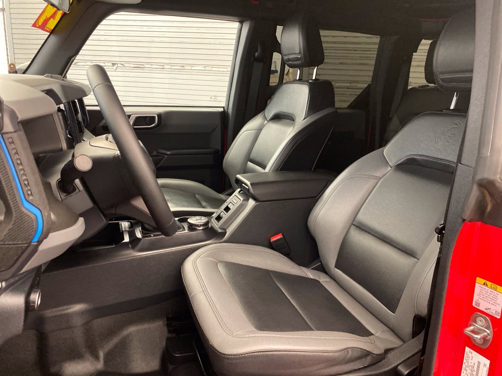 Used 2024 Ford Bronco Black Diamond w/ Sasquatch Package AWD/4WD image 19
