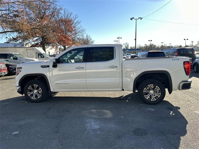 Used 2025 GMC Sierra 1500 SLT image 2