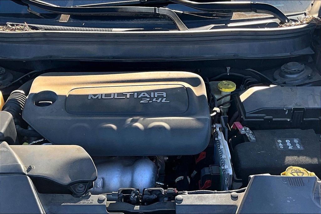 Used 2015 Jeep Cherokee Latitude w/ Comfort/Convenience Group image 29