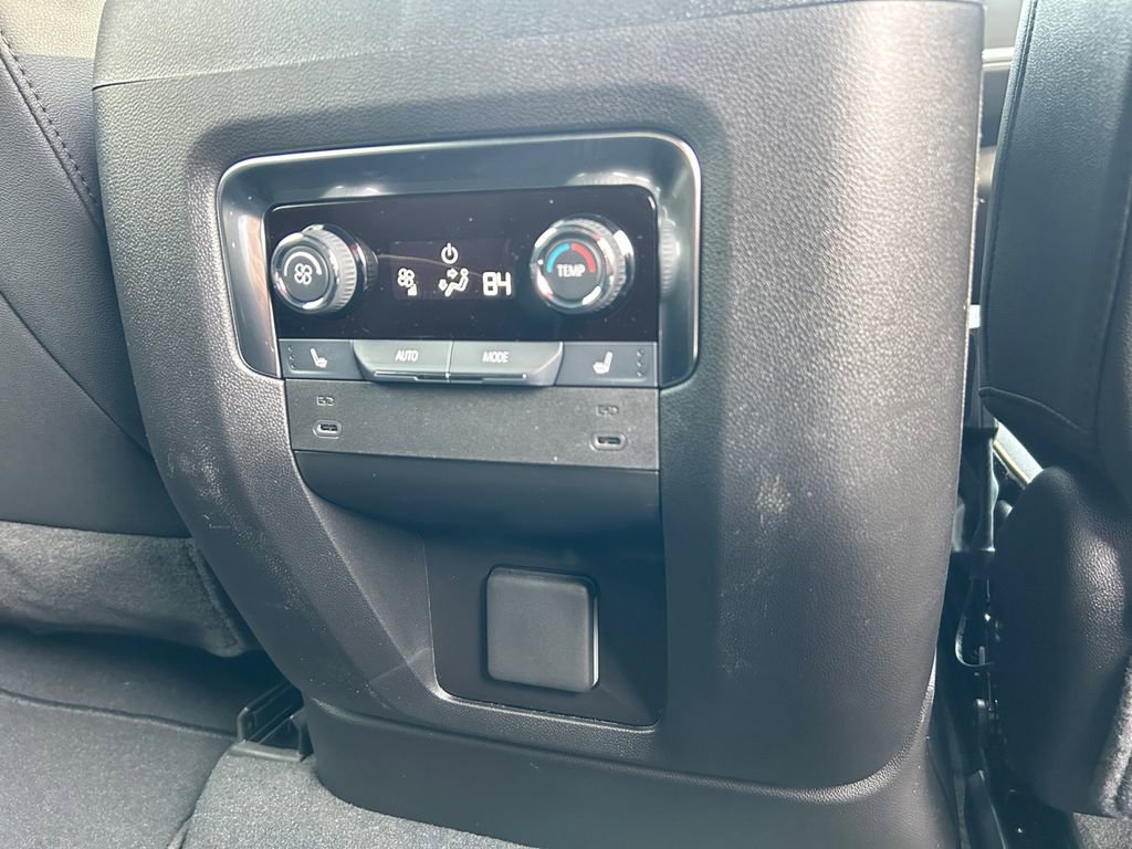 New 2026 Chevrolet Suburban Premier image 36