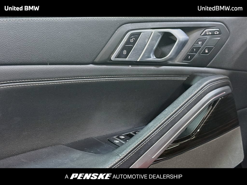 Used 2021 BMW X6 xDrive40i AWD/4WD image 3