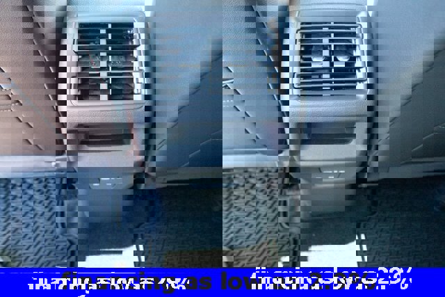 New 2025 Volkswagen Tiguan SE image 35