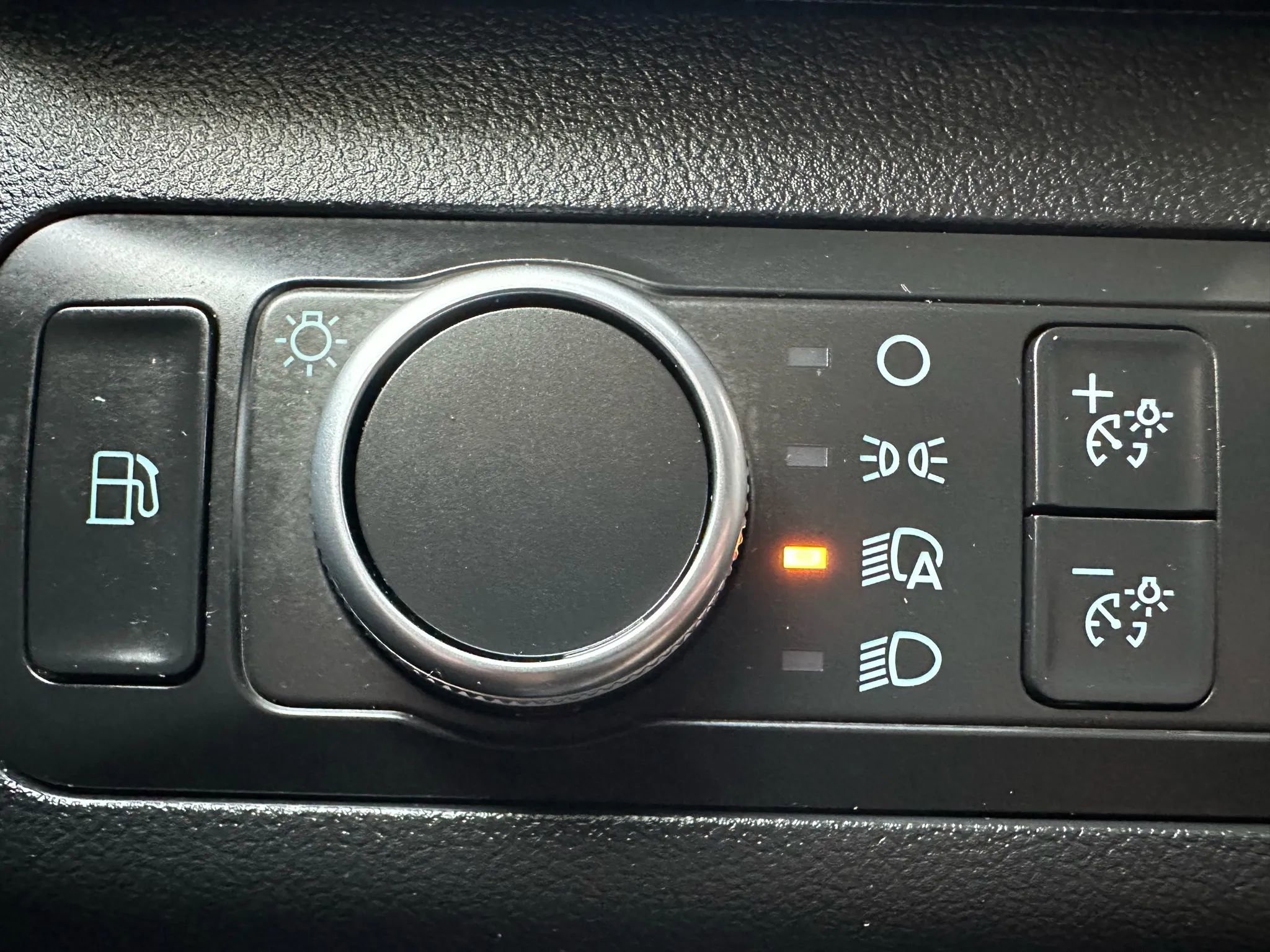 Used 2021 Ford Escape SE w/ Cold Weather Package image 23