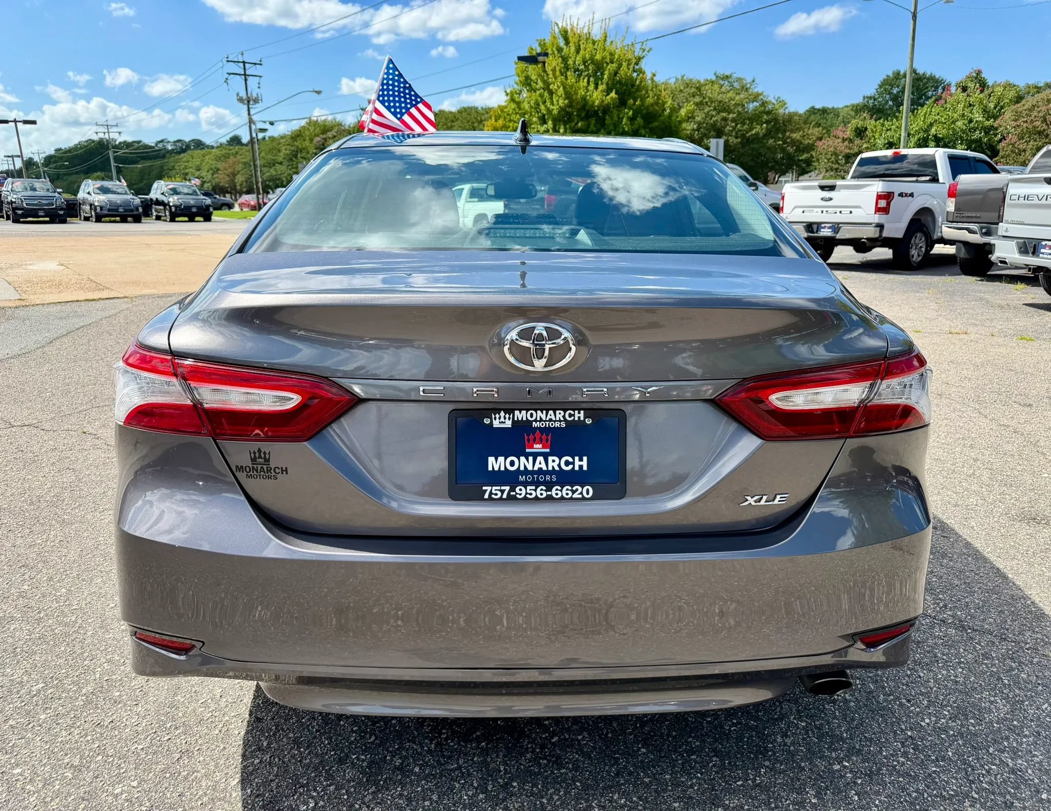 Used 2019 Toyota Camry XLE FWD image 4