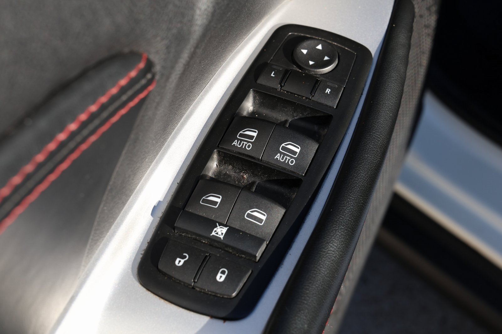 Used 2015 Dodge Journey R/T w/ Flexible Seating Group image 26