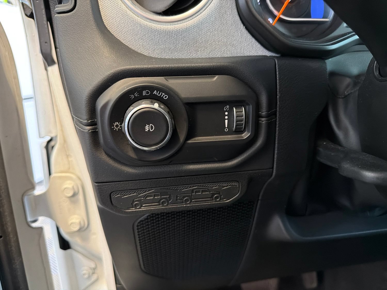 Used 2024 Jeep Wrangler Unlimited Sahara AWD/4WD image 18