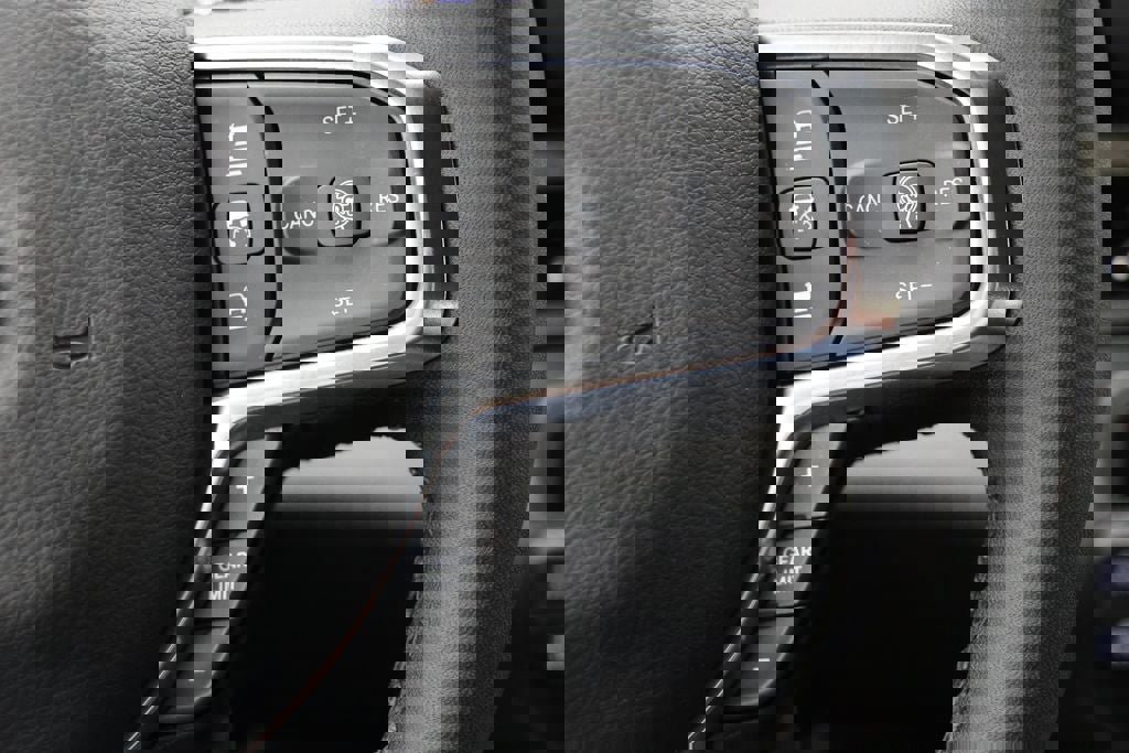 Used 2025 RAM 1500 Laramie w/ Night Edition image 30