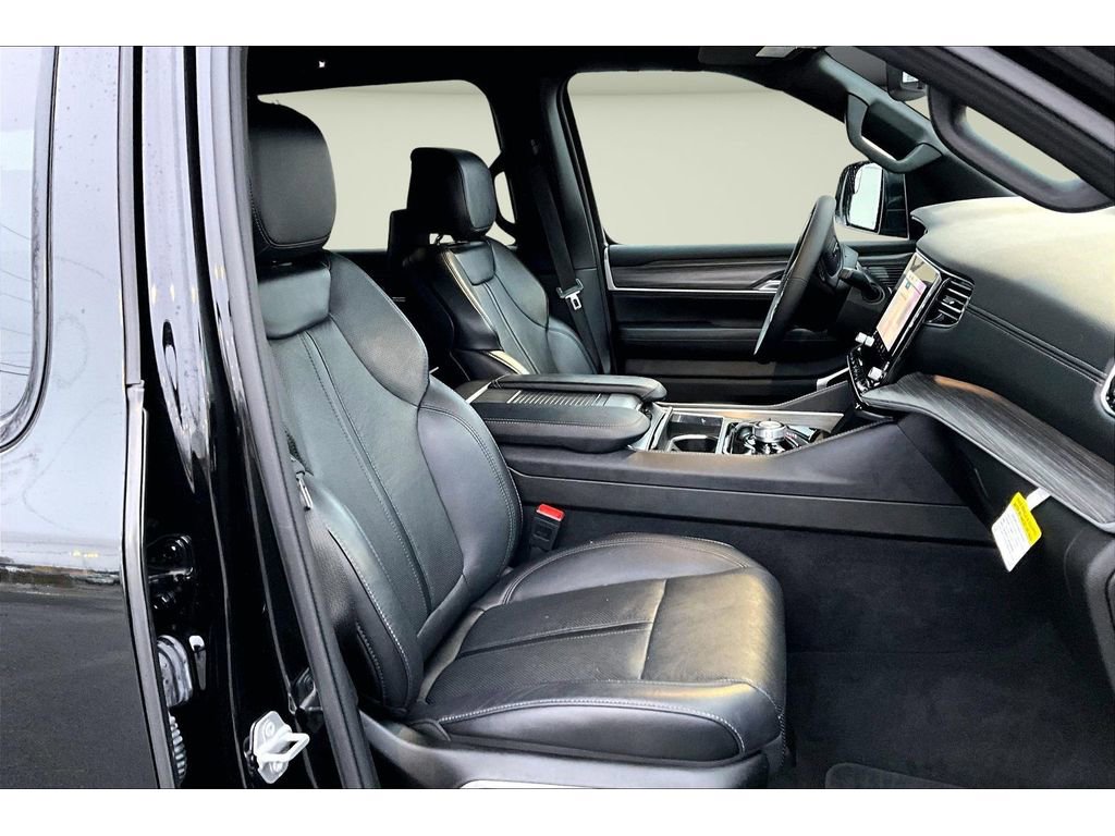 Certified 2024 Jeep Wagoneer L Series III w/ Premium Group I image 8