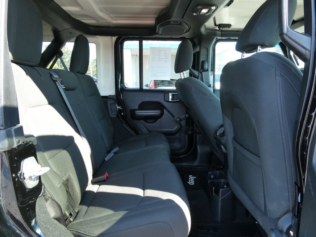Used 2018 Jeep Wrangler Unlimited Sport AWD/4WD image 16