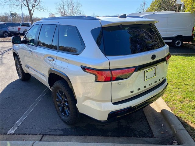 Used 2025 Toyota Sequoia Platinum image 32